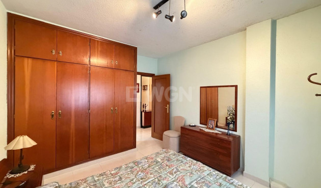 Odsprzedaż - Mieszkanie w bloku - Torrevieja - Playa del Cura