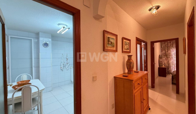 Odsprzedaż - Mieszkanie w bloku - Torrevieja - Playa del Cura