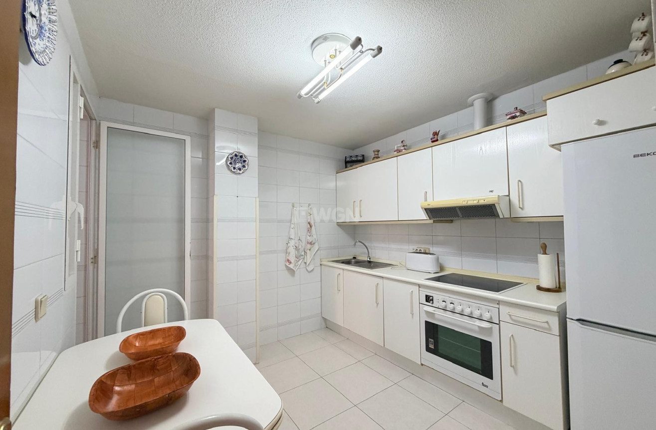 Odsprzedaż - Mieszkanie w bloku - Torrevieja - Playa del Cura