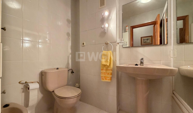 Odsprzedaż - Mieszkanie w bloku - Torrevieja - Playa del Cura