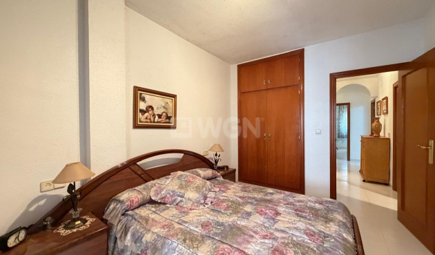 Odsprzedaż - Mieszkanie w bloku - Torrevieja - Playa del Cura