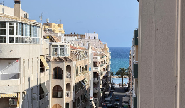 Odsprzedaż - Mieszkanie w bloku - Torrevieja - Playa del Cura