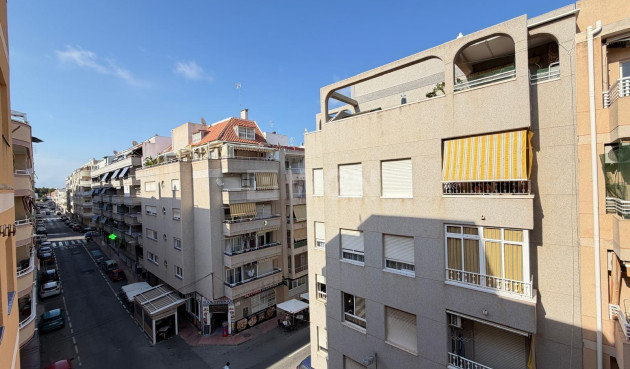 Odsprzedaż - Mieszkanie w bloku - Torrevieja - Playa del Cura