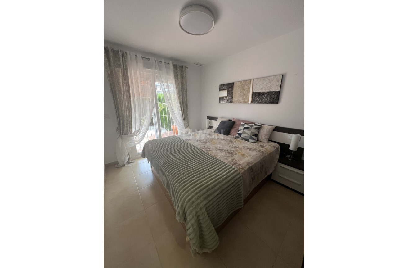 Odsprzedaż - Mieszkanie w bloku - Orihuela Costa - Villamartín