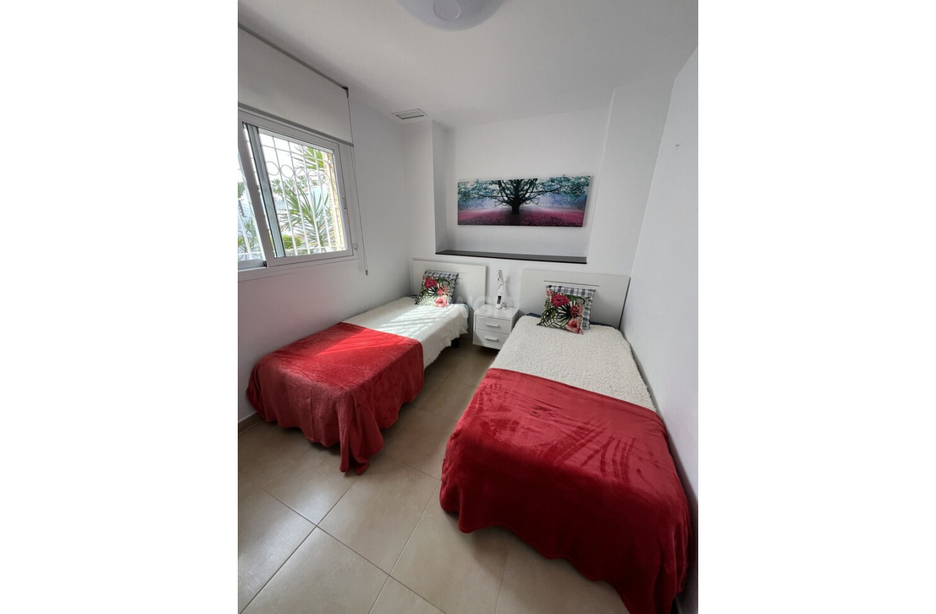 Odsprzedaż - Mieszkanie w bloku - Orihuela Costa - Villamartín