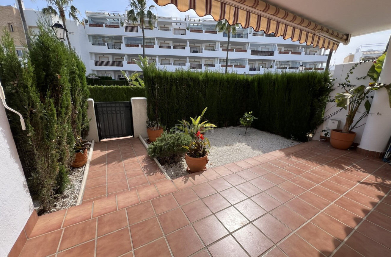 Odsprzedaż - Mieszkanie w bloku - Orihuela Costa - Villamartín