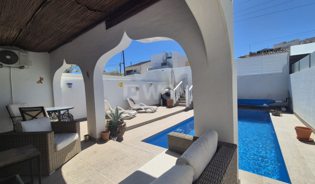 Odsprzedaż - Villa - Villamartin - Costa Blanca