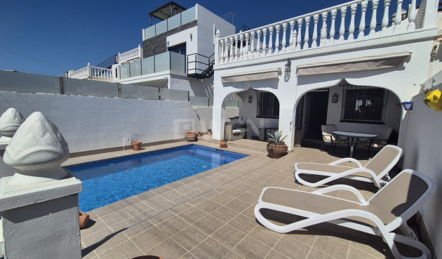 Odsprzedaż - Villa - Villamartin - Costa Blanca