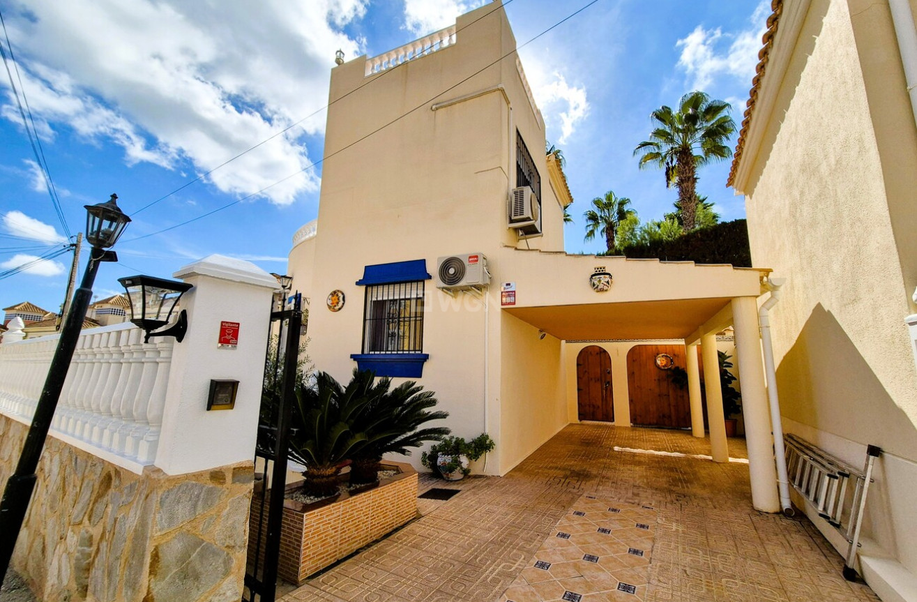 Odsprzedaż - Villa - Villamartin - Costa Blanca