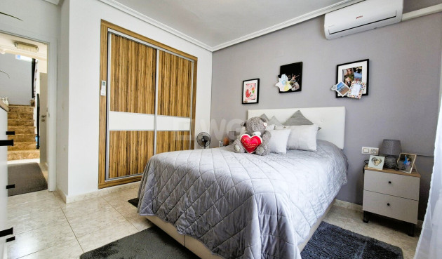Odsprzedaż - Villa - Villamartin - Costa Blanca