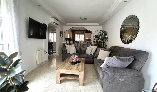 Odsprzedaż - Villa - Villamartin - Costa Blanca