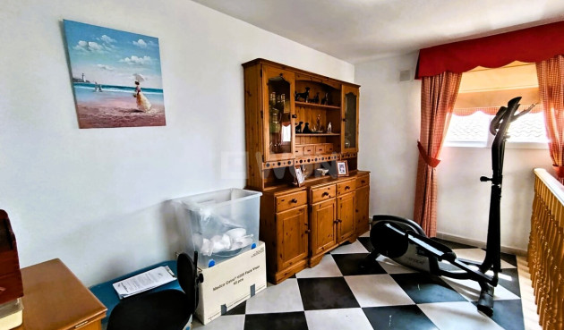 Odsprzedaż - Villa - Las Ramblas Golf - Inland