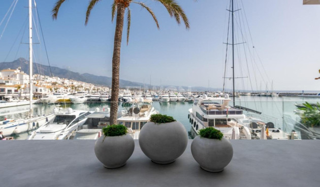 Odsprzedaż - Mieszkanie w bloku - Marbella - Puerto - Puerto Banús