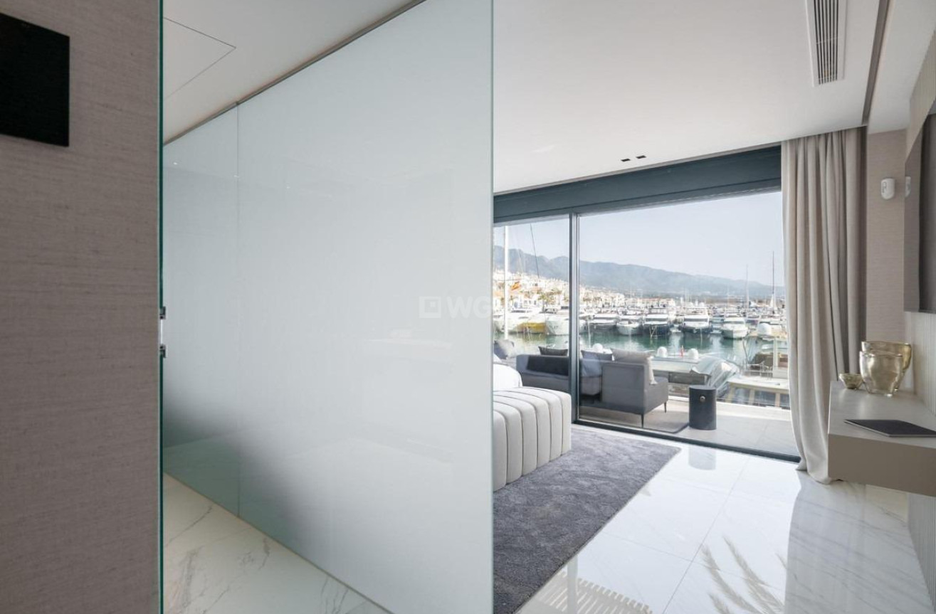 Odsprzedaż - Mieszkanie w bloku - Marbella - Puerto - Puerto Banús