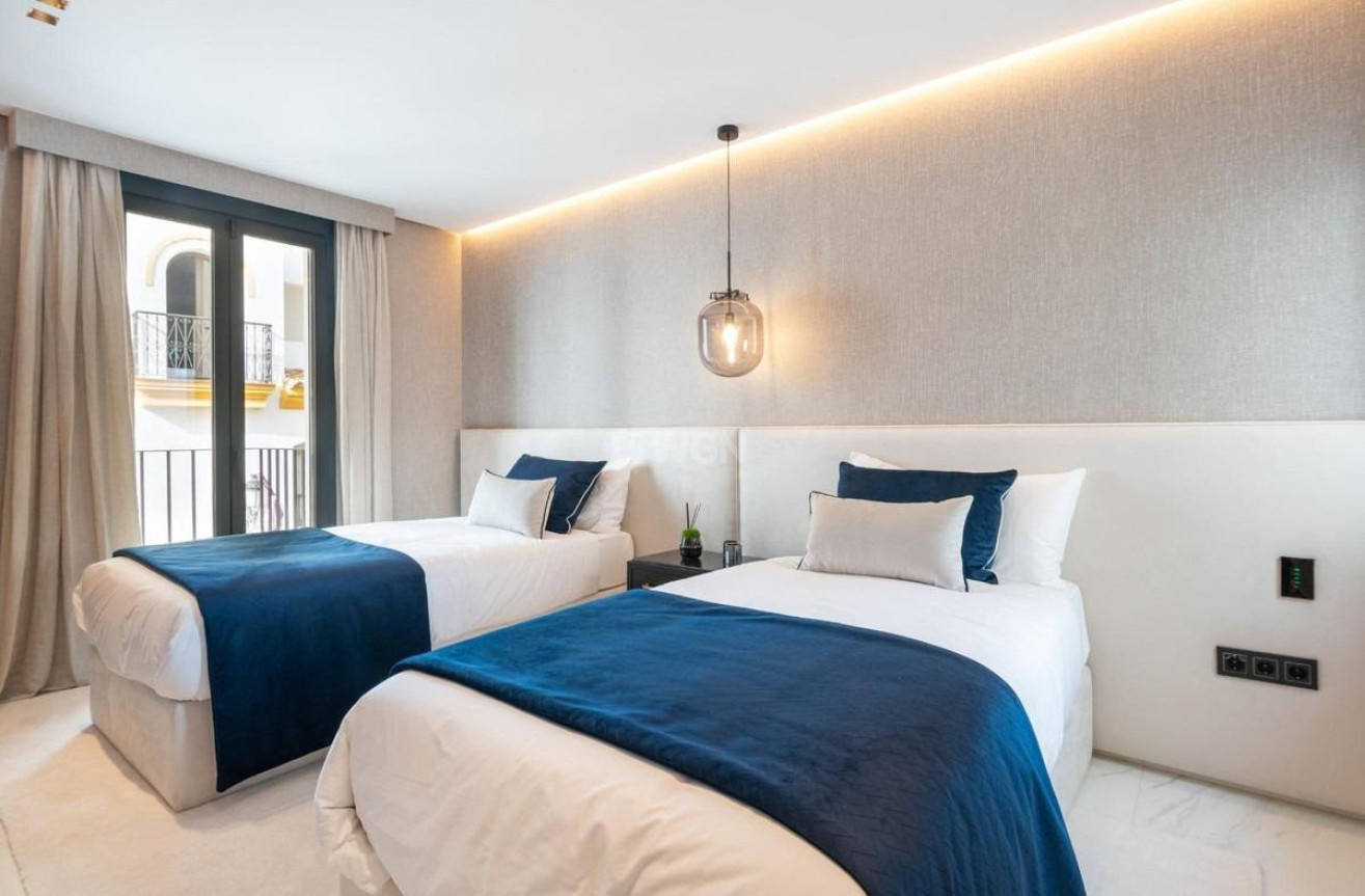 Odsprzedaż - Mieszkanie w bloku - Marbella - Puerto - Puerto Banús