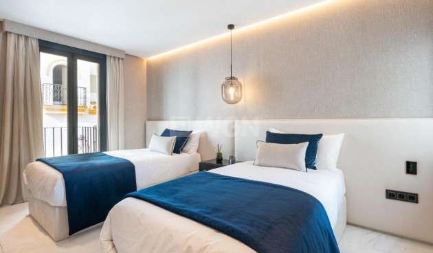 Odsprzedaż - Mieszkanie w bloku - Marbella - Puerto - Puerto Banús