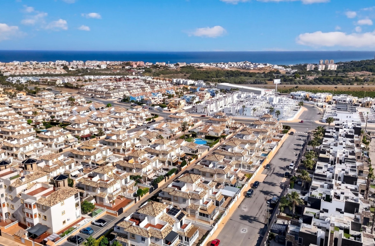 Odsprzedaż - Villa - Orihuela Costa - Costa Blanca