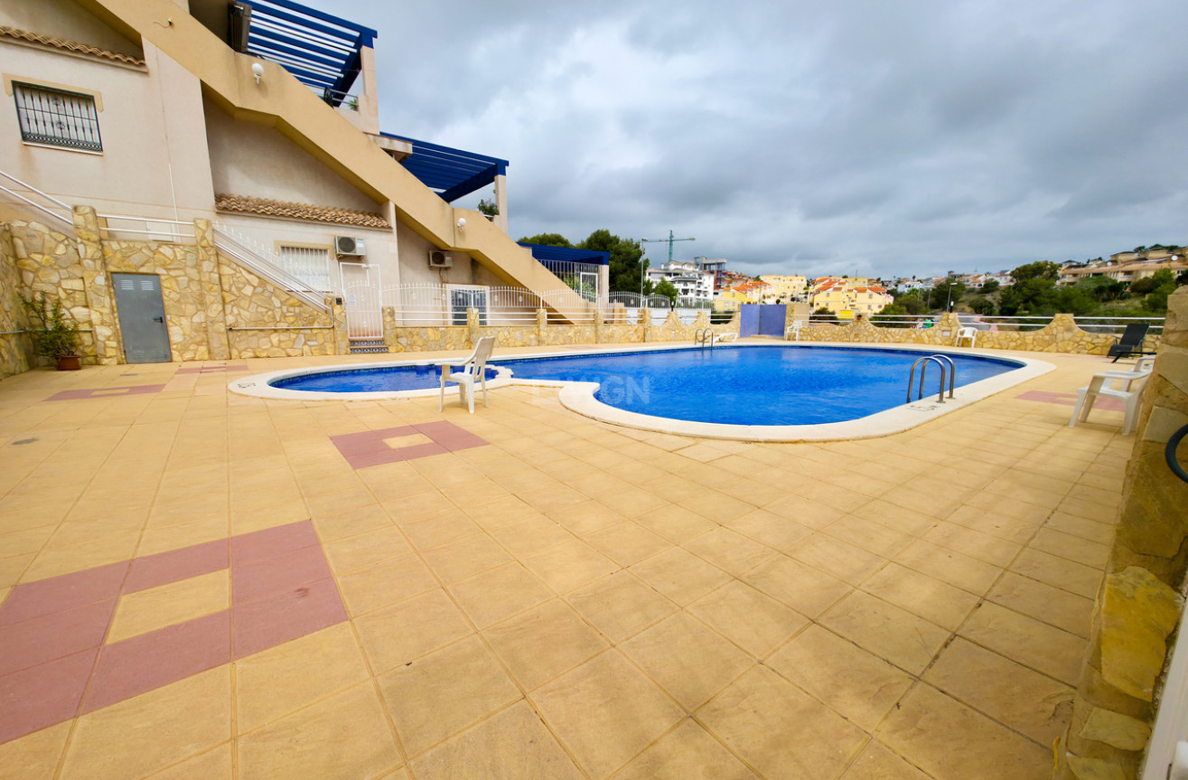 Odsprzedaż - Mieszkanie w bloku - Villamartin - Costa Blanca