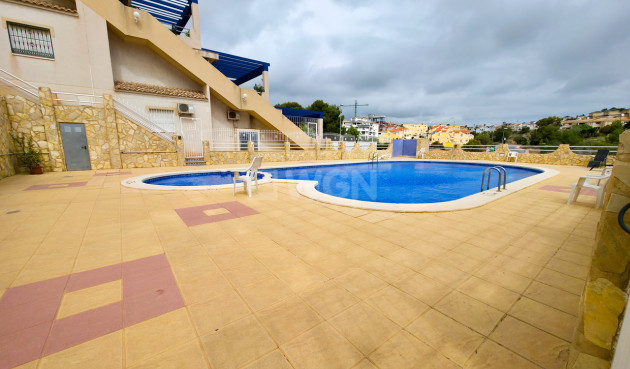 Odsprzedaż - Mieszkanie w bloku - Villamartin - Costa Blanca