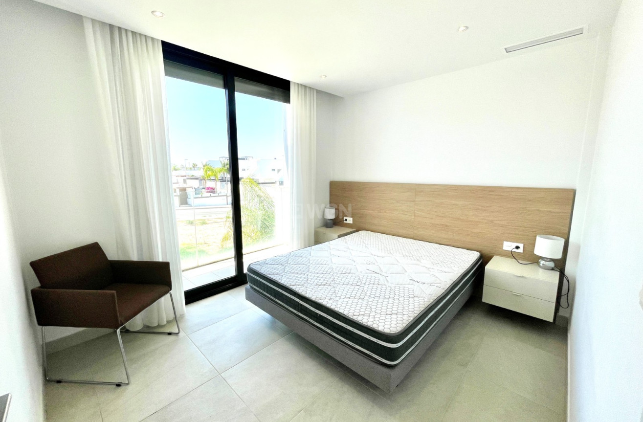 Odsprzedaż - Villa - Benijofar - Costa Blanca