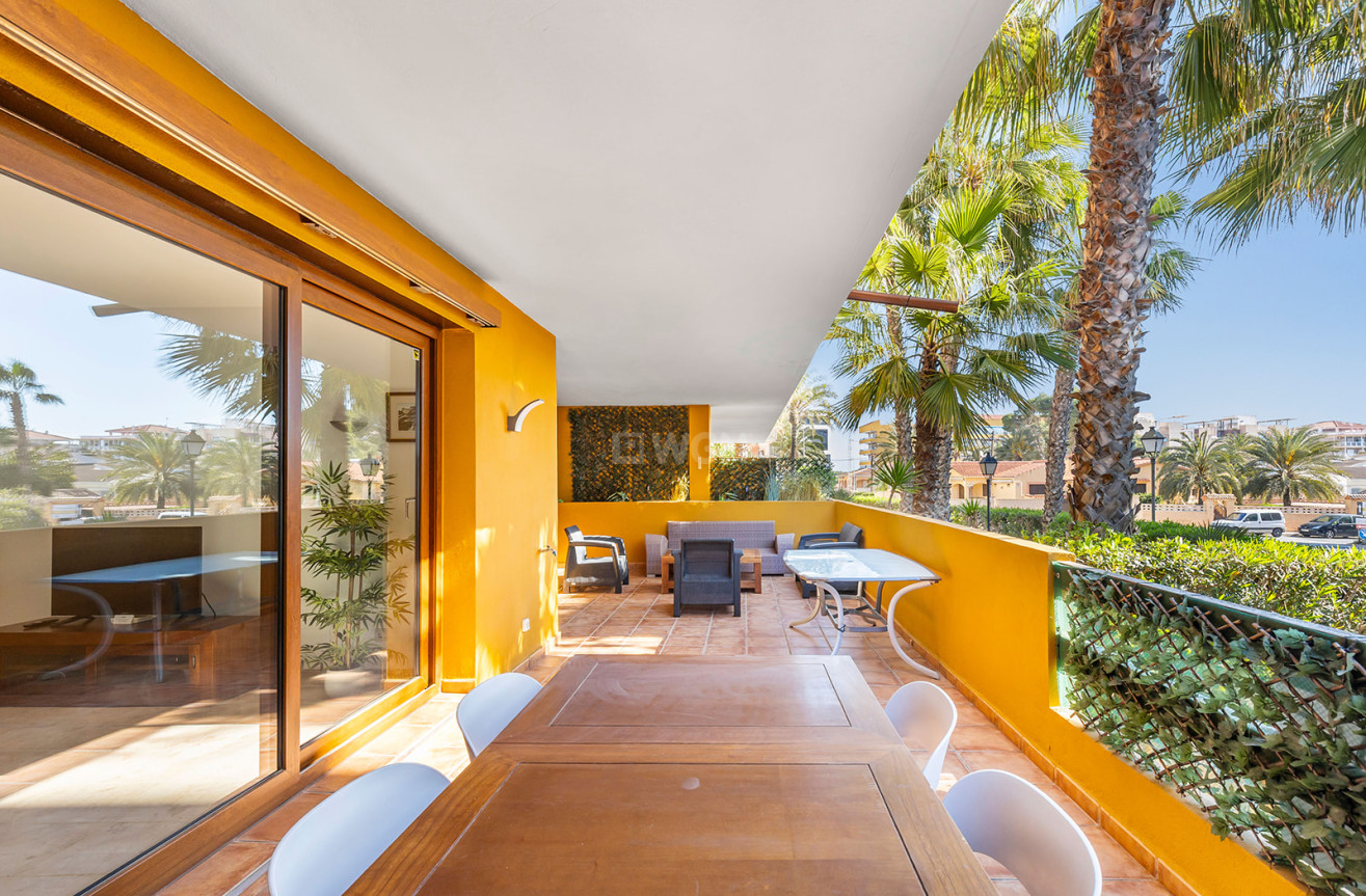 Odsprzedaż - Mieszkanie w bloku - Torrevieja - Costa Blanca