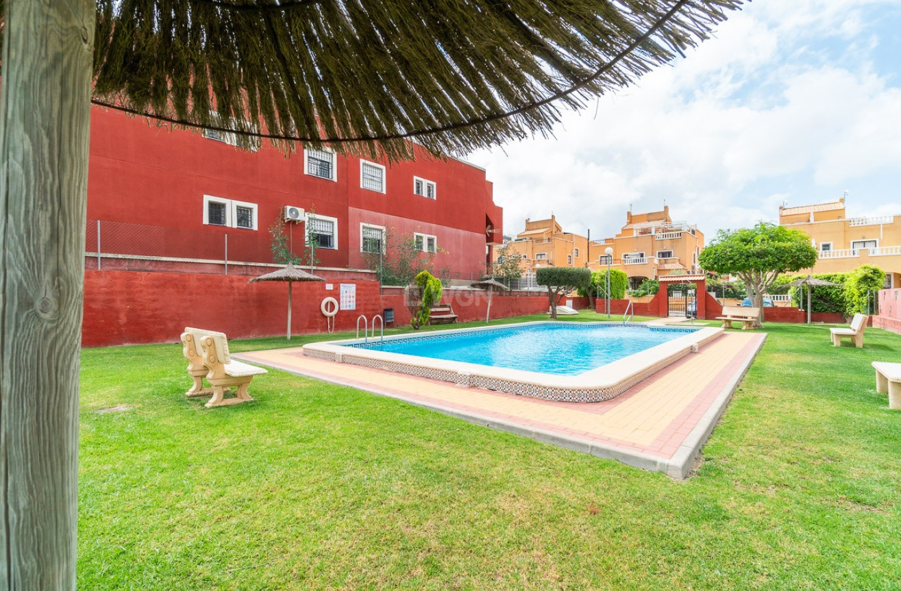 Odsprzedaż - Mieszkanie w bloku - Orihuela Costa - Costa Blanca