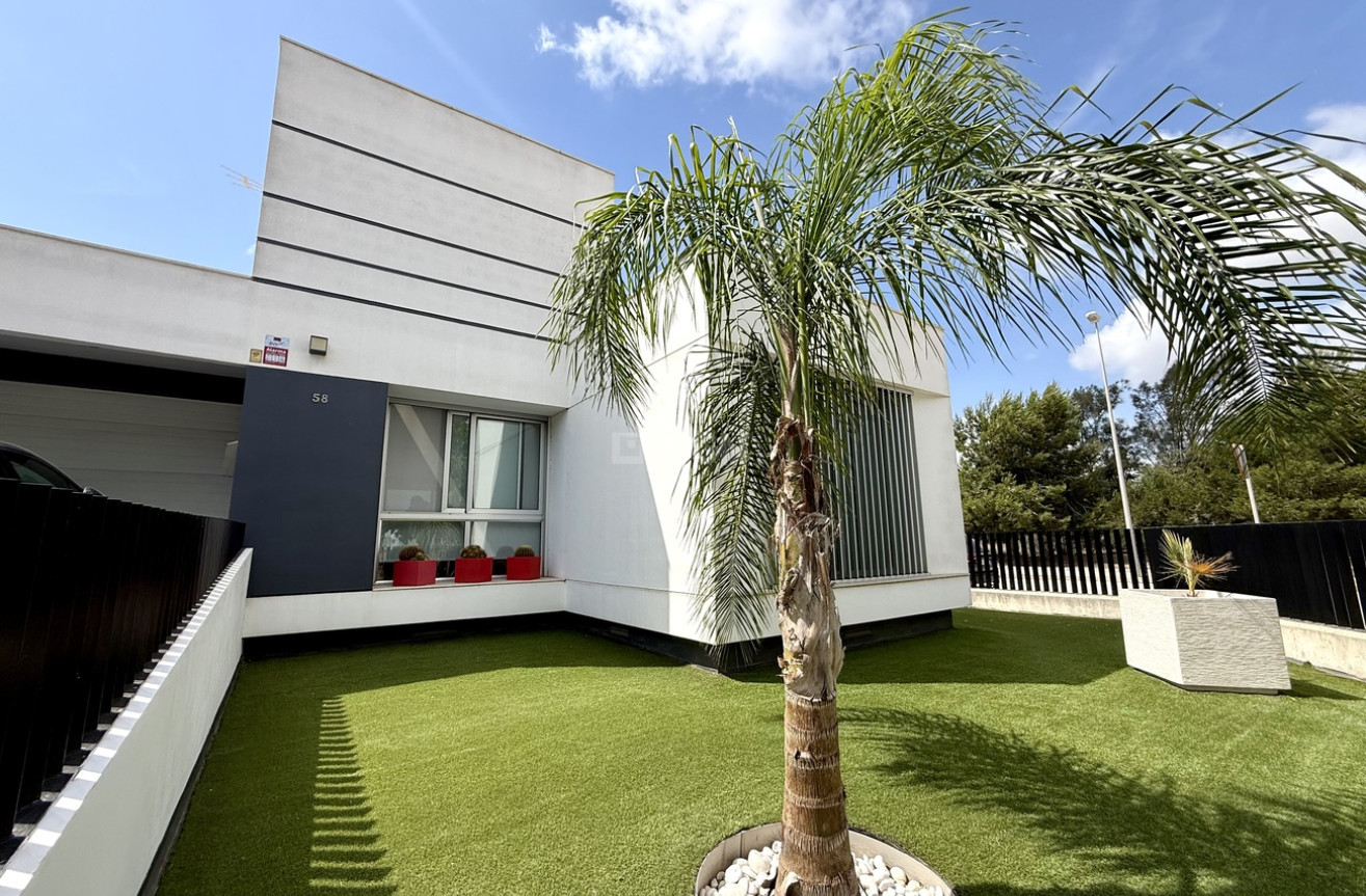 Odsprzedaż - Villa - Dolores - Costa Blanca