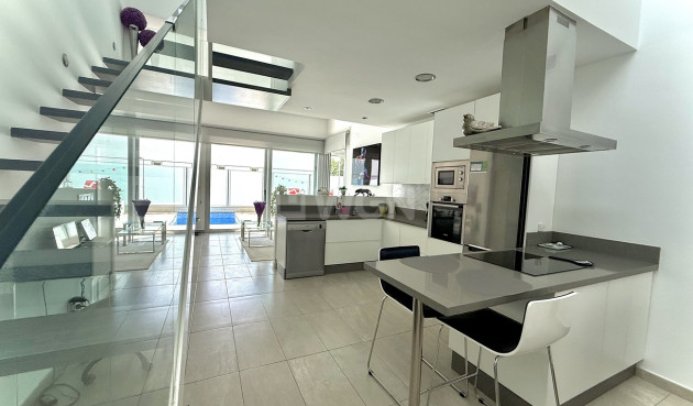 Odsprzedaż - Villa - Dolores - Costa Blanca