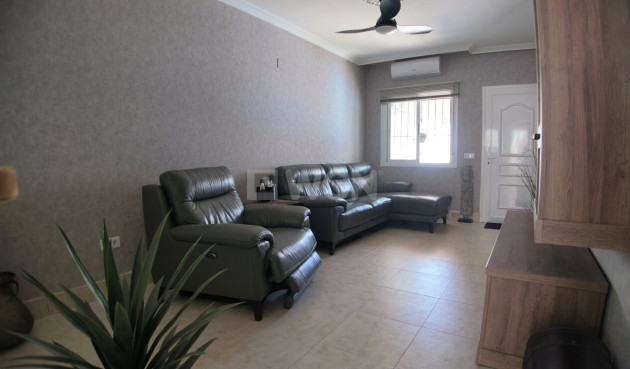 Odsprzedaż - Villa - Villamartin - Costa Blanca