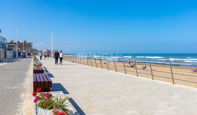 Wiederverkauf - Wohnung - Torrevieja - La Mata Pueblo