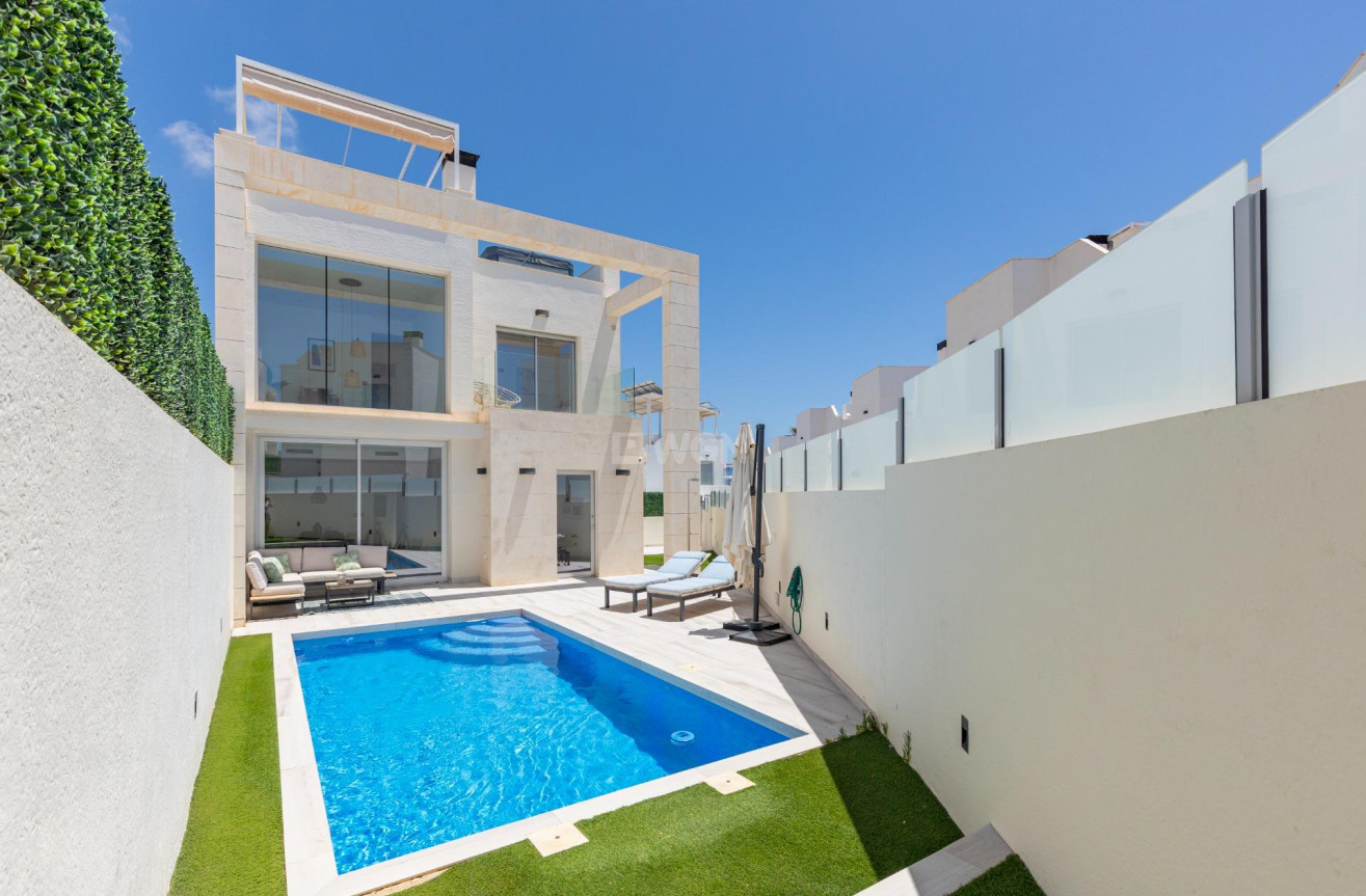 Odsprzedaż - Villa - Orihuela Costa - Lomas de Cabo Roig