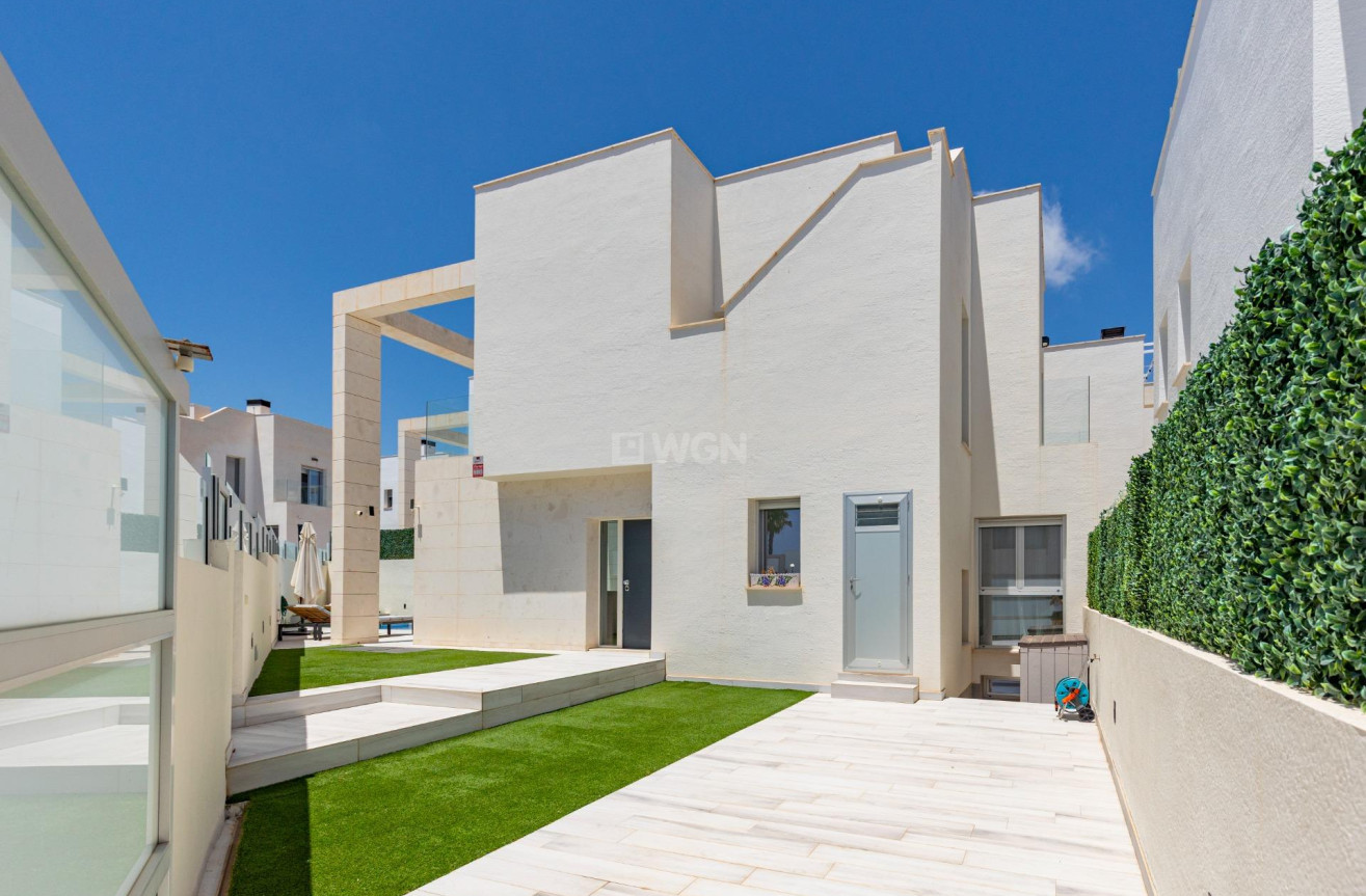 Odsprzedaż - Villa - Orihuela Costa - Lomas de Cabo Roig