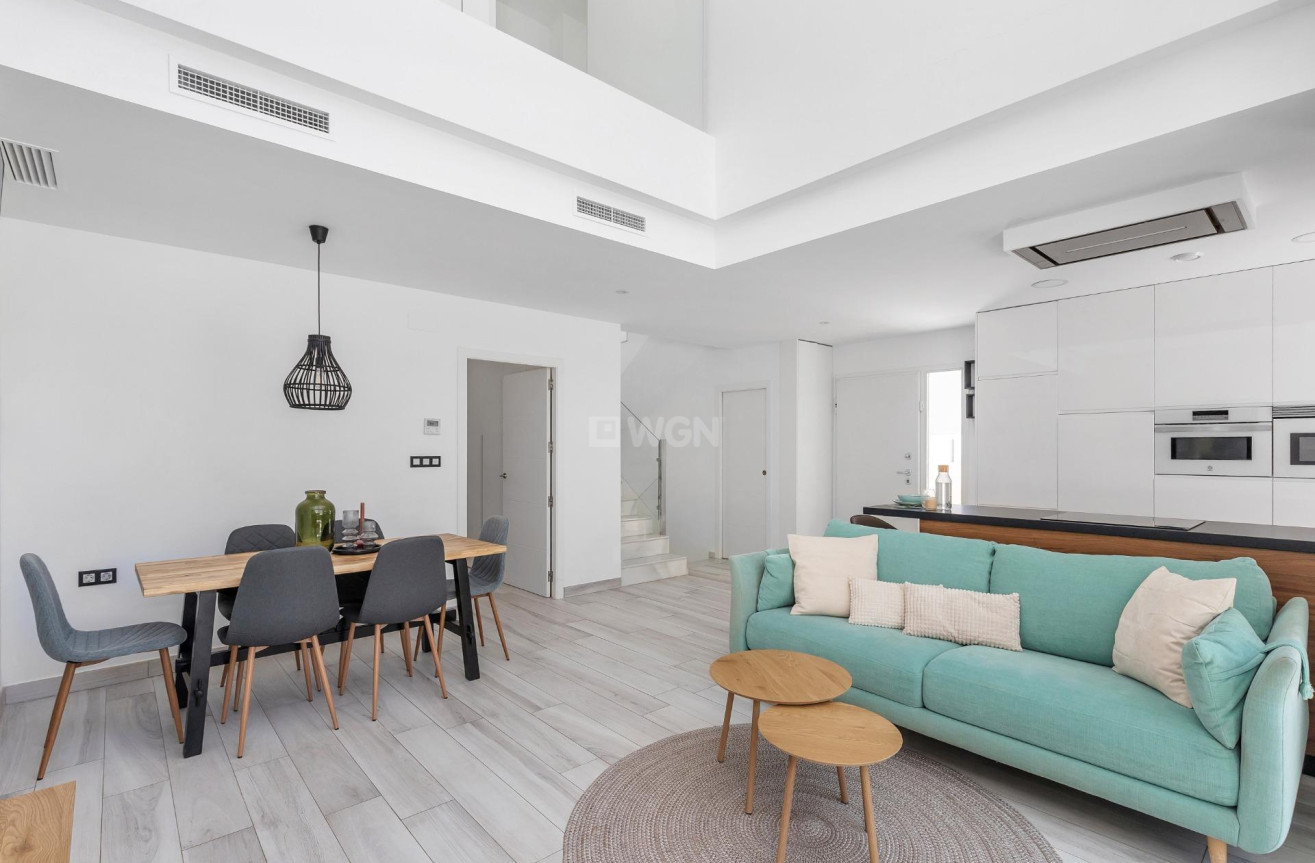 Odsprzedaż - Villa - Orihuela Costa - Lomas de Cabo Roig