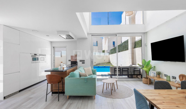 Odsprzedaż - Villa - Orihuela Costa - Lomas de Cabo Roig