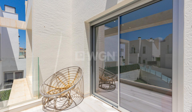 Odsprzedaż - Villa - Orihuela Costa - Lomas de Cabo Roig