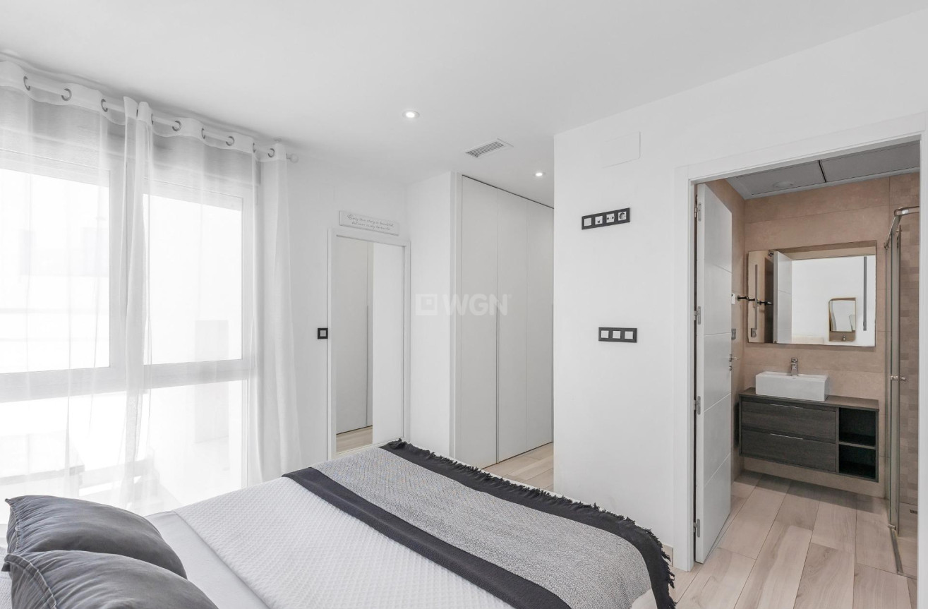 Odsprzedaż - Villa - Orihuela Costa - Lomas de Cabo Roig