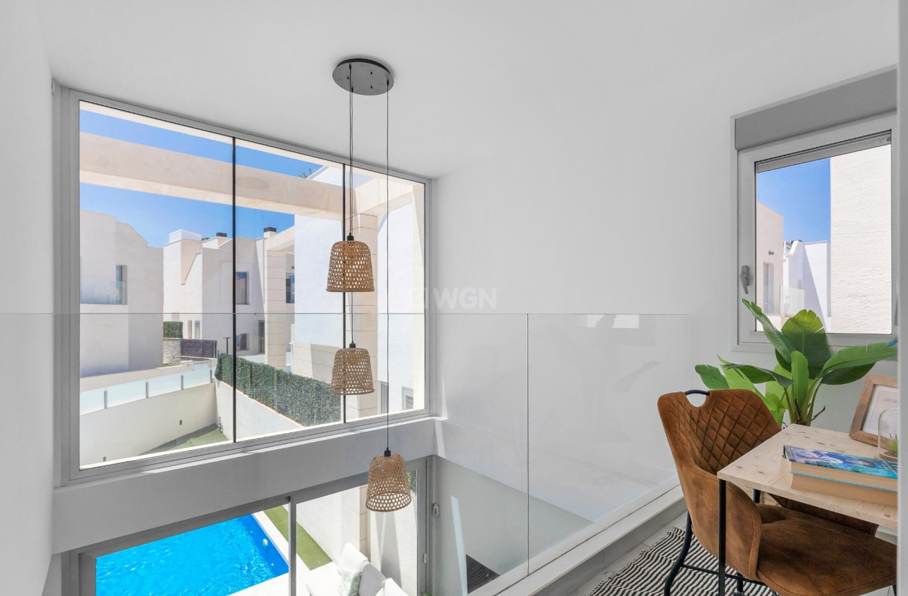 Odsprzedaż - Villa - Orihuela Costa - Lomas de Cabo Roig