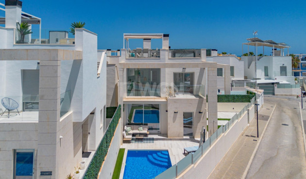 Odsprzedaż - Villa - Orihuela Costa - Lomas de Cabo Roig