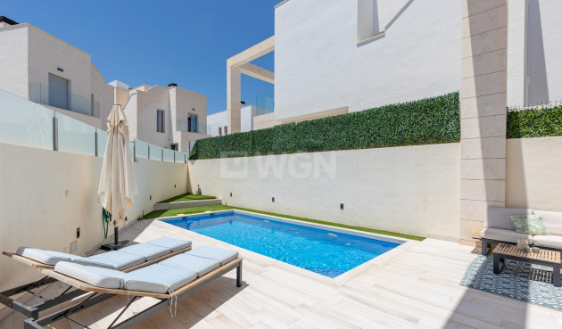 Odsprzedaż - Villa - Orihuela Costa - Lomas de Cabo Roig