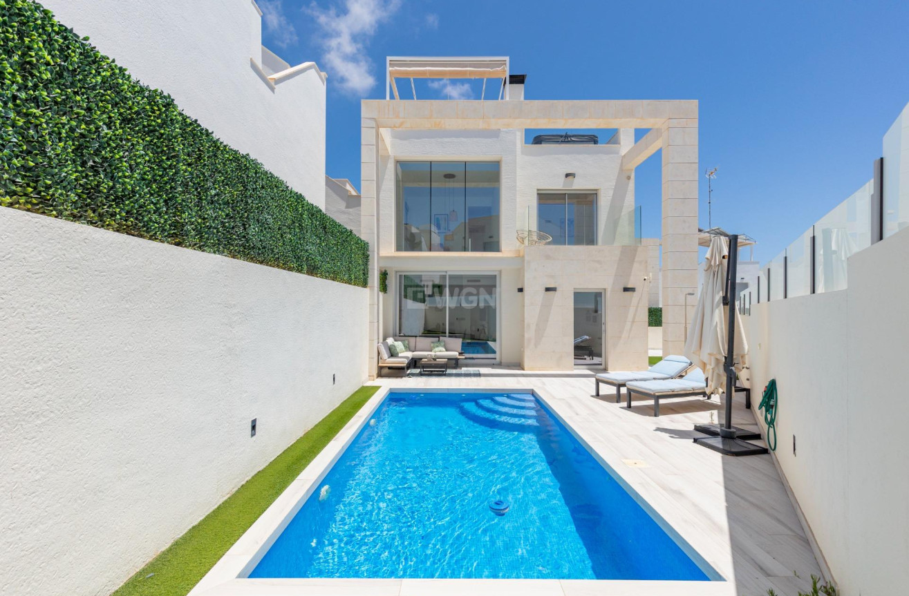 Odsprzedaż - Villa - Orihuela Costa - Lomas de Cabo Roig