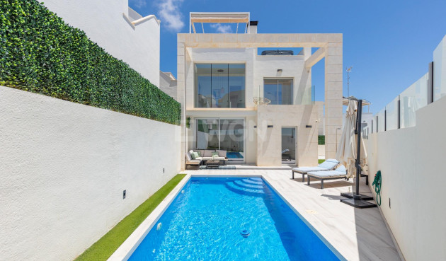 Odsprzedaż - Villa - Orihuela Costa - Lomas de Cabo Roig
