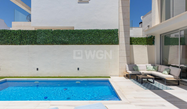 Odsprzedaż - Villa - Orihuela Costa - Lomas de Cabo Roig