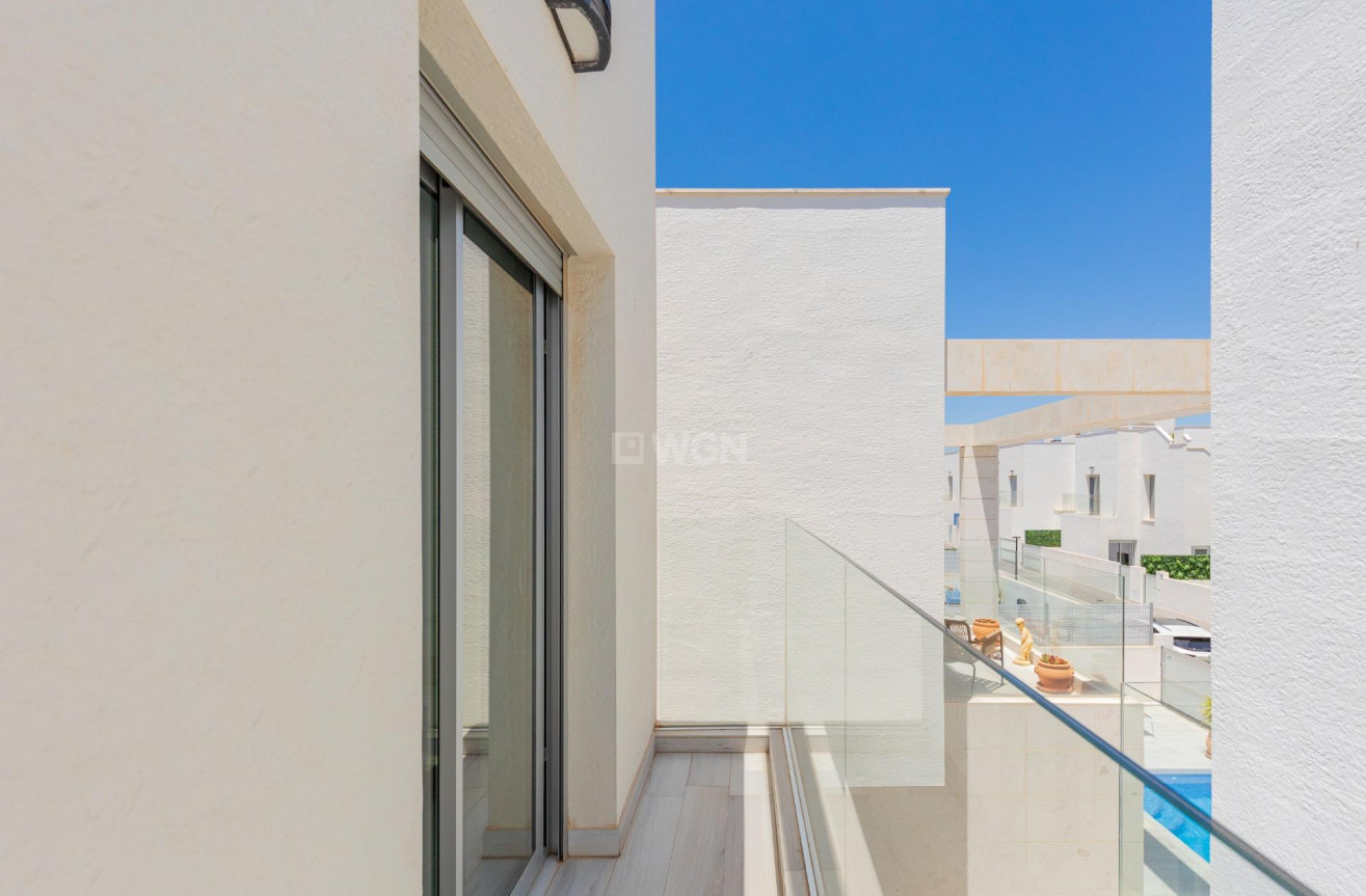 Odsprzedaż - Villa - Orihuela Costa - Lomas de Cabo Roig