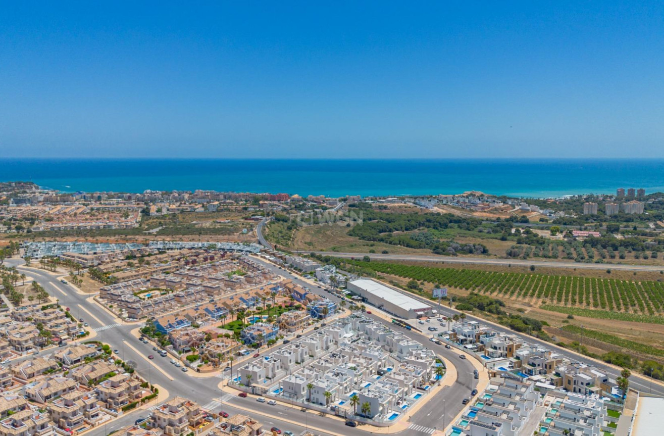 Odsprzedaż - Villa - Orihuela Costa - Lomas de Cabo Roig