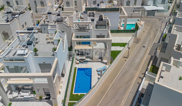 Odsprzedaż - Villa - Orihuela Costa - Lomas de Cabo Roig