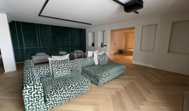 Resale - Villa - Benahavís - El Paraíso