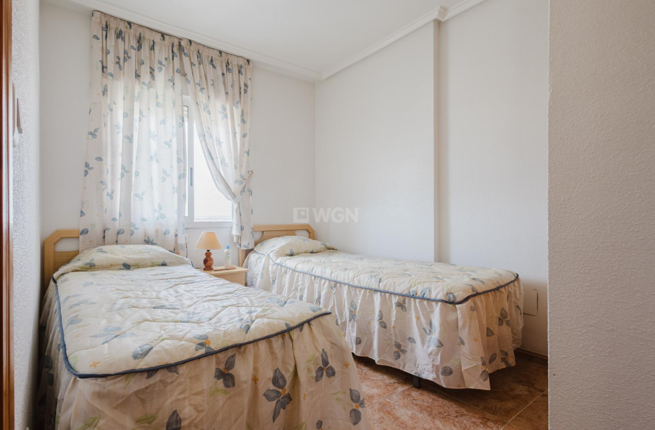 Odsprzedaż - Mieszkanie w bloku - Torrevieja - Costa Blanca