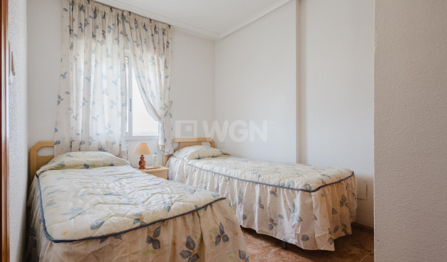 Odsprzedaż - Mieszkanie w bloku - Torrevieja - Costa Blanca