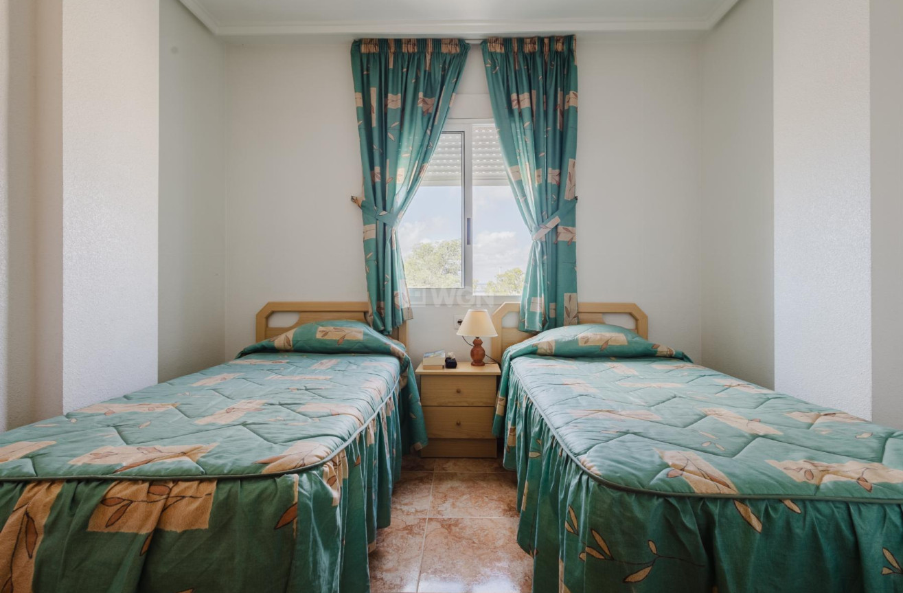 Odsprzedaż - Mieszkanie w bloku - Torrevieja - Costa Blanca
