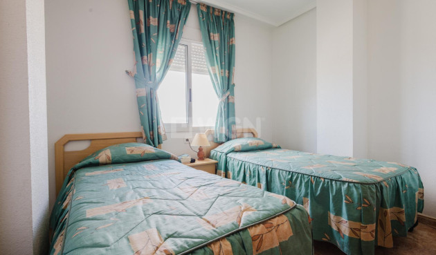 Odsprzedaż - Mieszkanie w bloku - Torrevieja - Costa Blanca